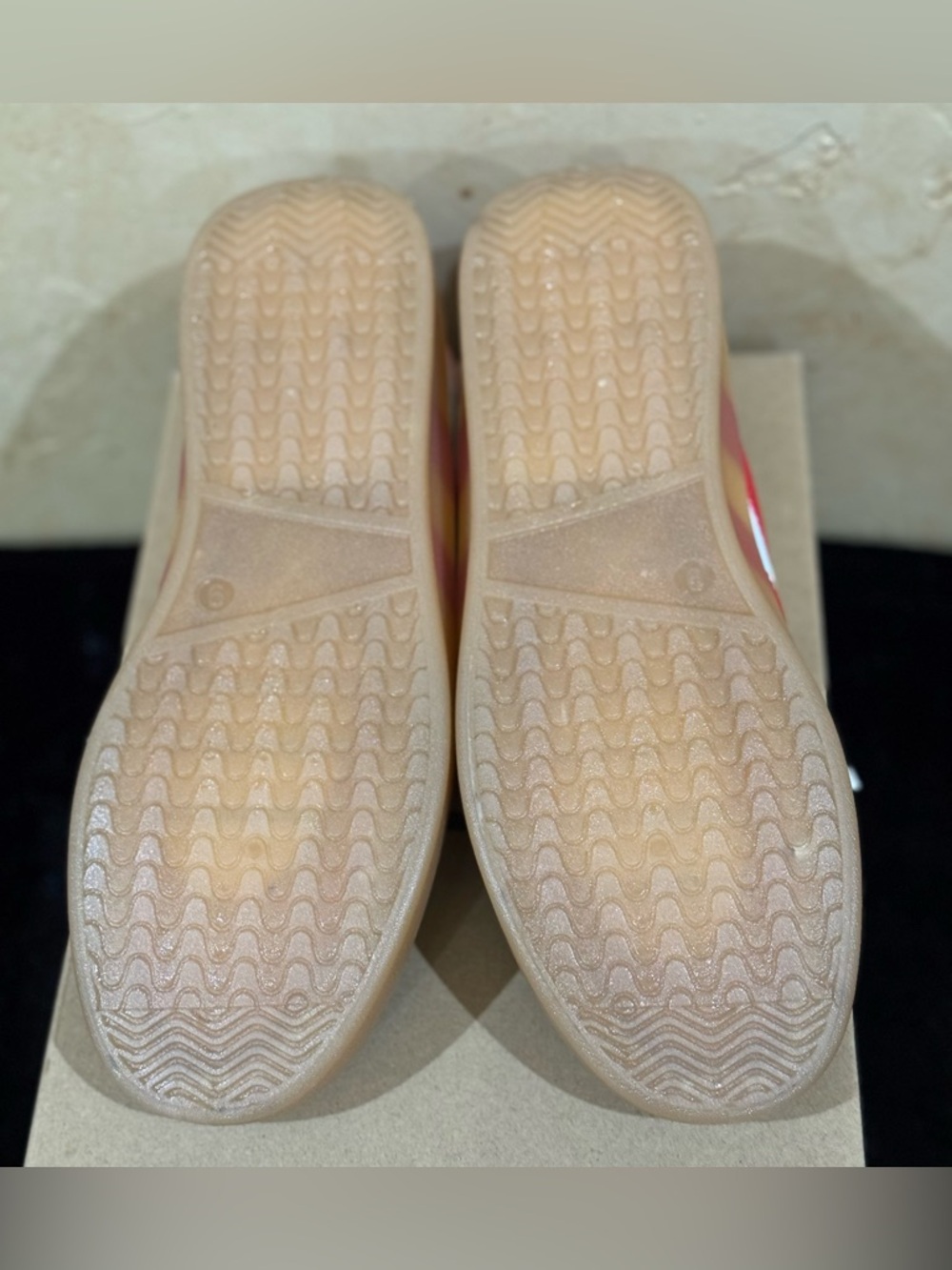 La Sheelah White and Red Casual Women's Sneakers - Classic Stripe Design
Size 9 - Picture 7 of 7